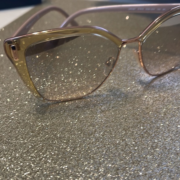 Prada translucent gold mirrored square sunglasses - Picture 5 of 7